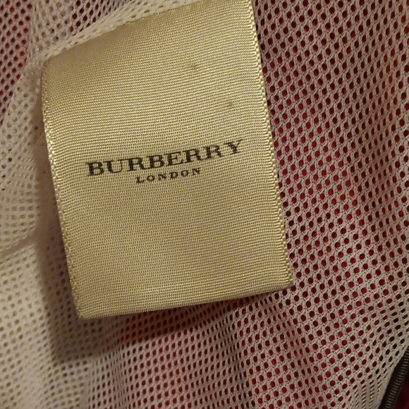 BURBERRY RAINCOAT - Picture 8 of 9
